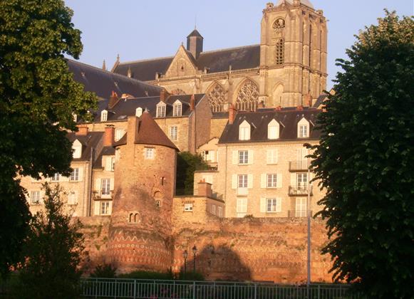Les murailles gallo romaines du Mans - 