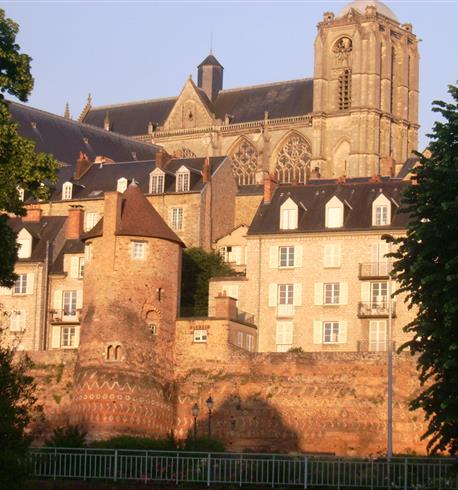 Les murailles gallo romaines du Mans - 