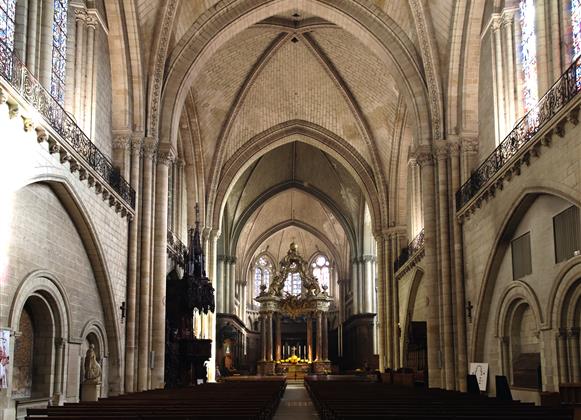 La Cathédrale Saint-Maurice à Angers près de l'Hôtel Le Royalty - 