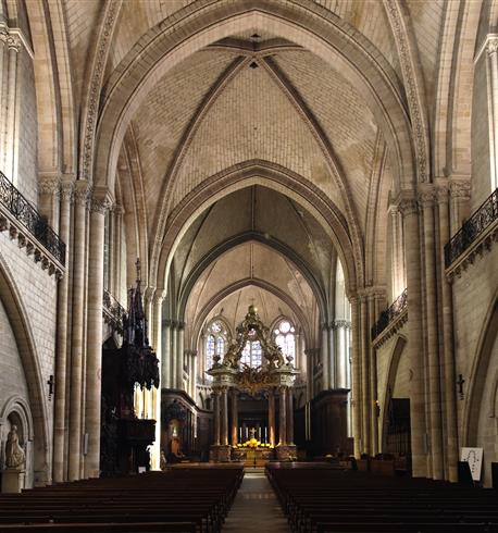 La Cathédrale Saint-Maurice à Angers près de l'Hôtel Le Royalty - 