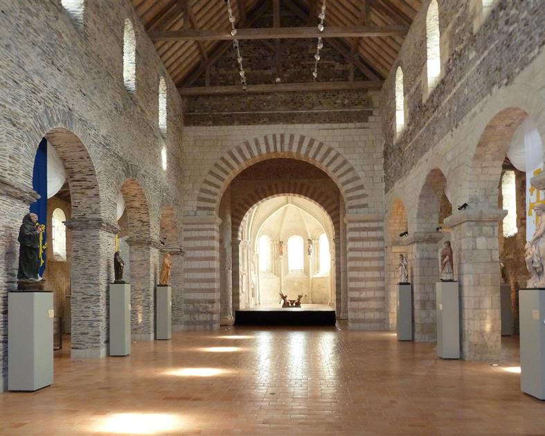 La collégiale Saint-Martin d'Angers, visite incontournable de votre séjour à l'hôtel - 