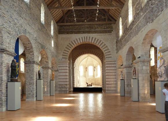 La collégiale Saint-Martin d'Angers, visite incontournable de votre séjour à l'hôtel - 