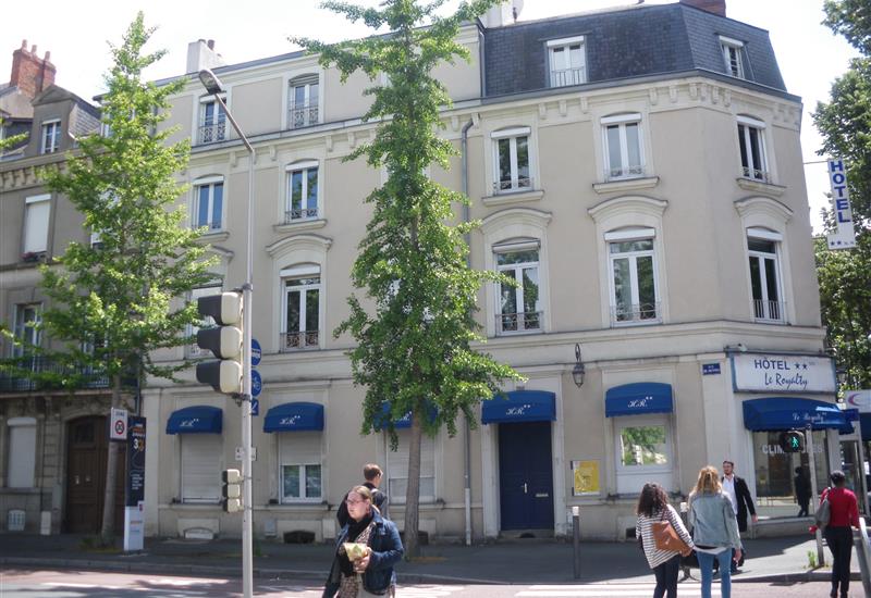 Entrée Hôtel Royalty Angers - 