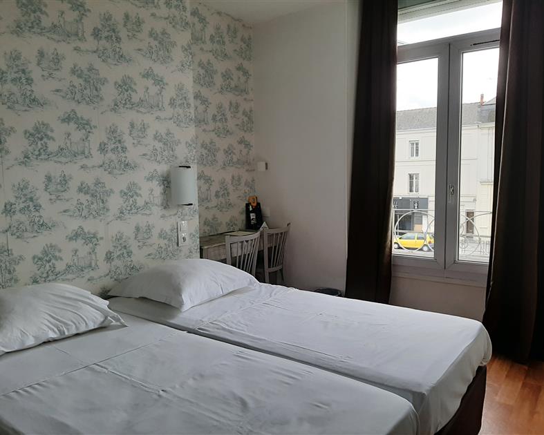 Chambre twin ,2 personnes- Hôtel 2 étoiles Le Royalty à Angers - 